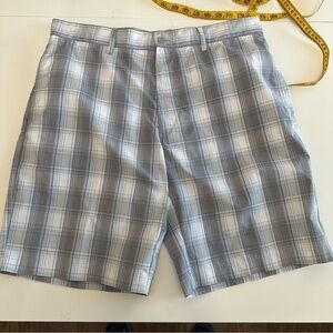 Men’s pro tour cool play golf shorts size 36